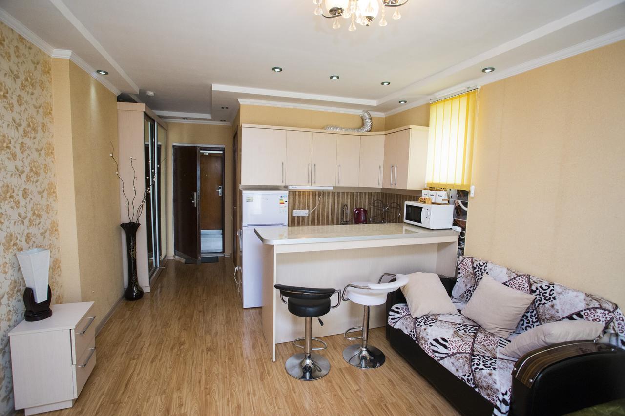 Apartment On Sherif Khimshiashvili Street 15B Batoumi Extérieur photo